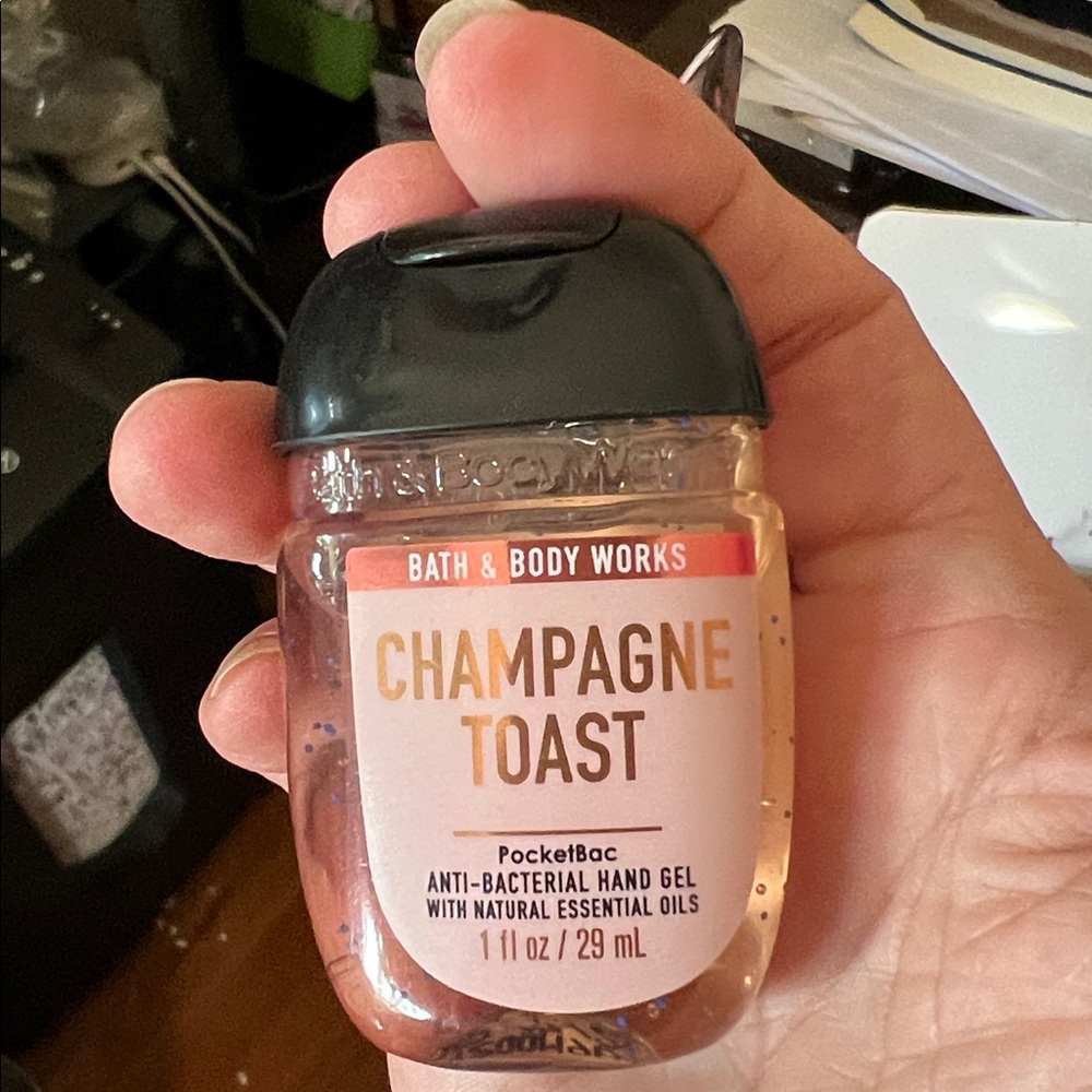 Bath & Body Works Champagne Toast PocketBac Hand Gel.